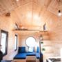 By Definition a tiny house is an autonomous, nomadic, ecological and comfortable house that offers multiple uses and possibilities. It's a tailor-made dream that Sunflower realizes for you.